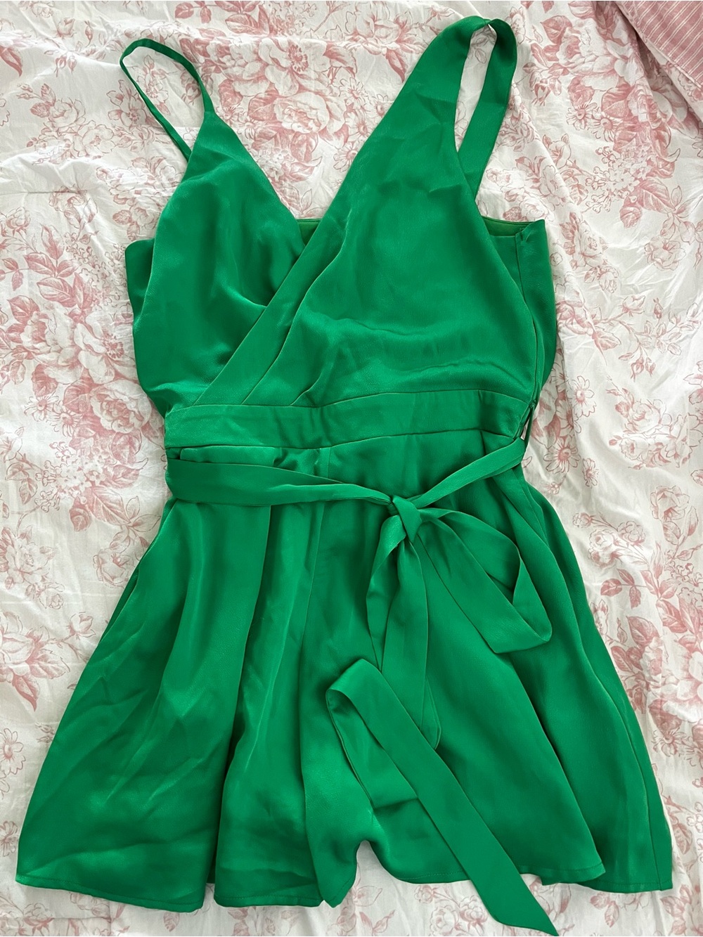 Green V-Neck Sleeveless Romper with Waist Tie